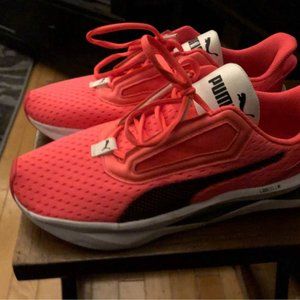 WOMENS SIZE 11 PUMA LQD SHATTER SNEAKERS